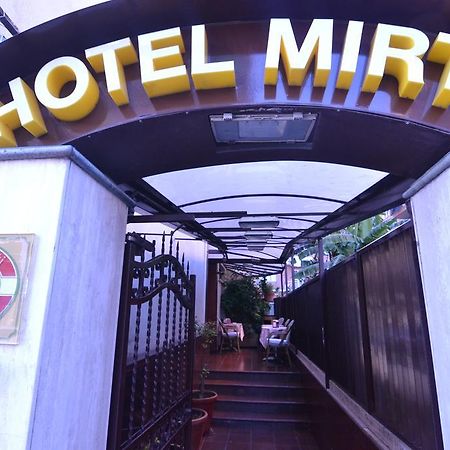 Hotel Mirti Рим Екстериор снимка