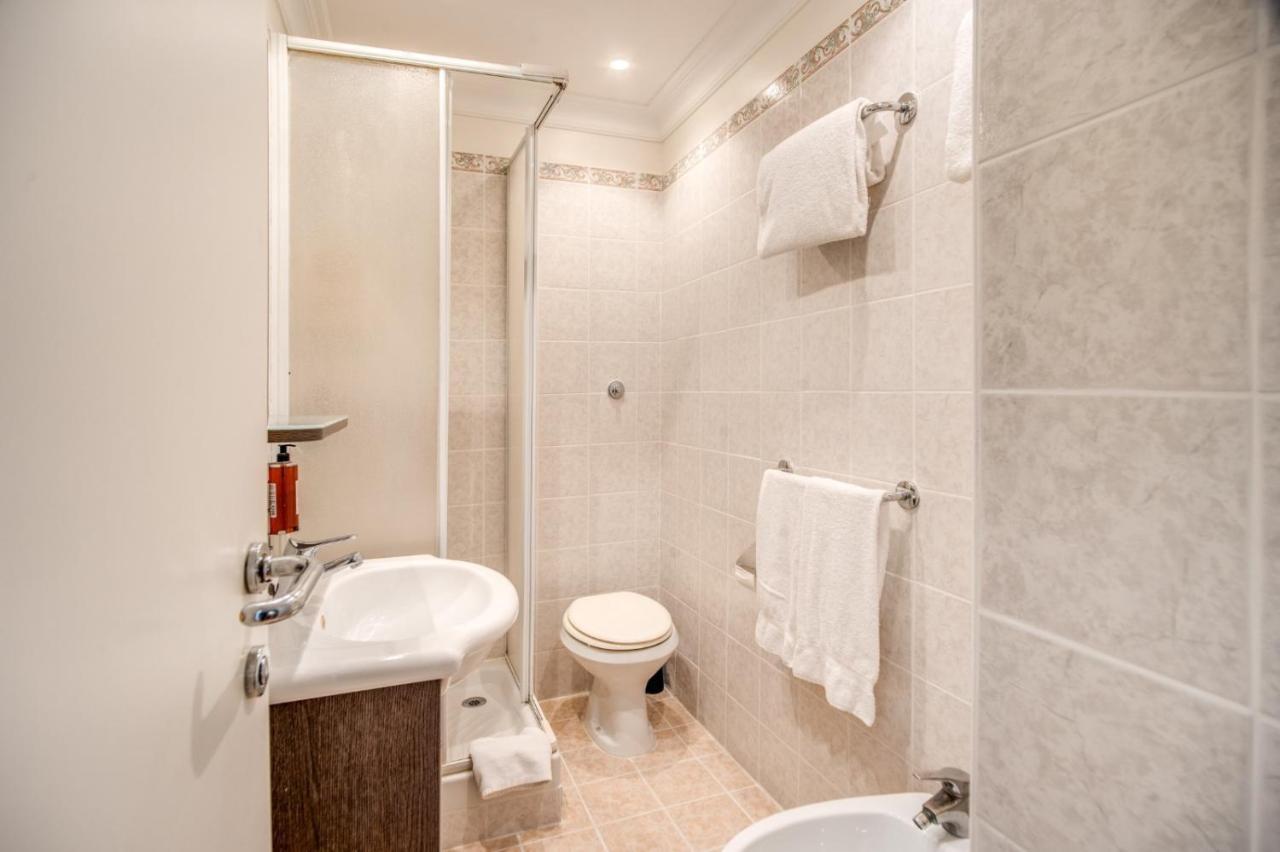 Hotel Mirti Рим Екстериор снимка