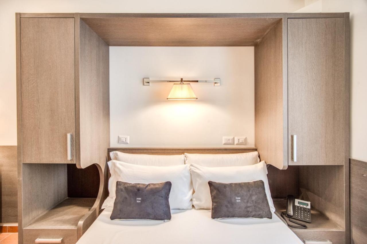 Hotel Mirti Рим Екстериор снимка